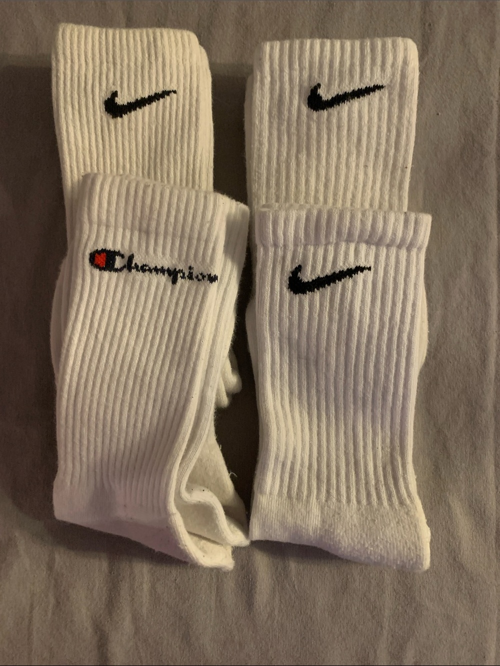 Champion & Nike White Athletic Crew 🧦 4 PAIRS